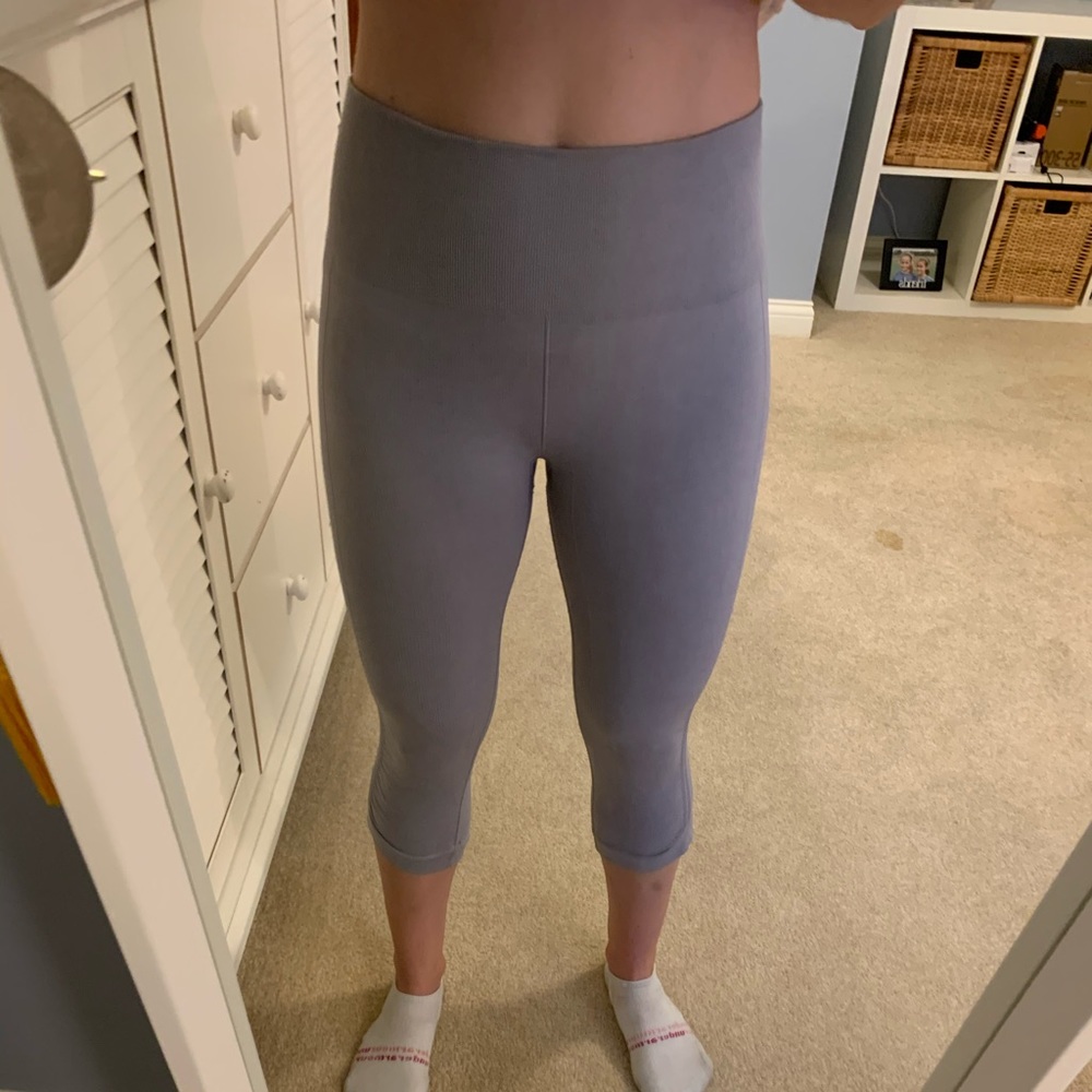 Light grey Lululemon leggings
